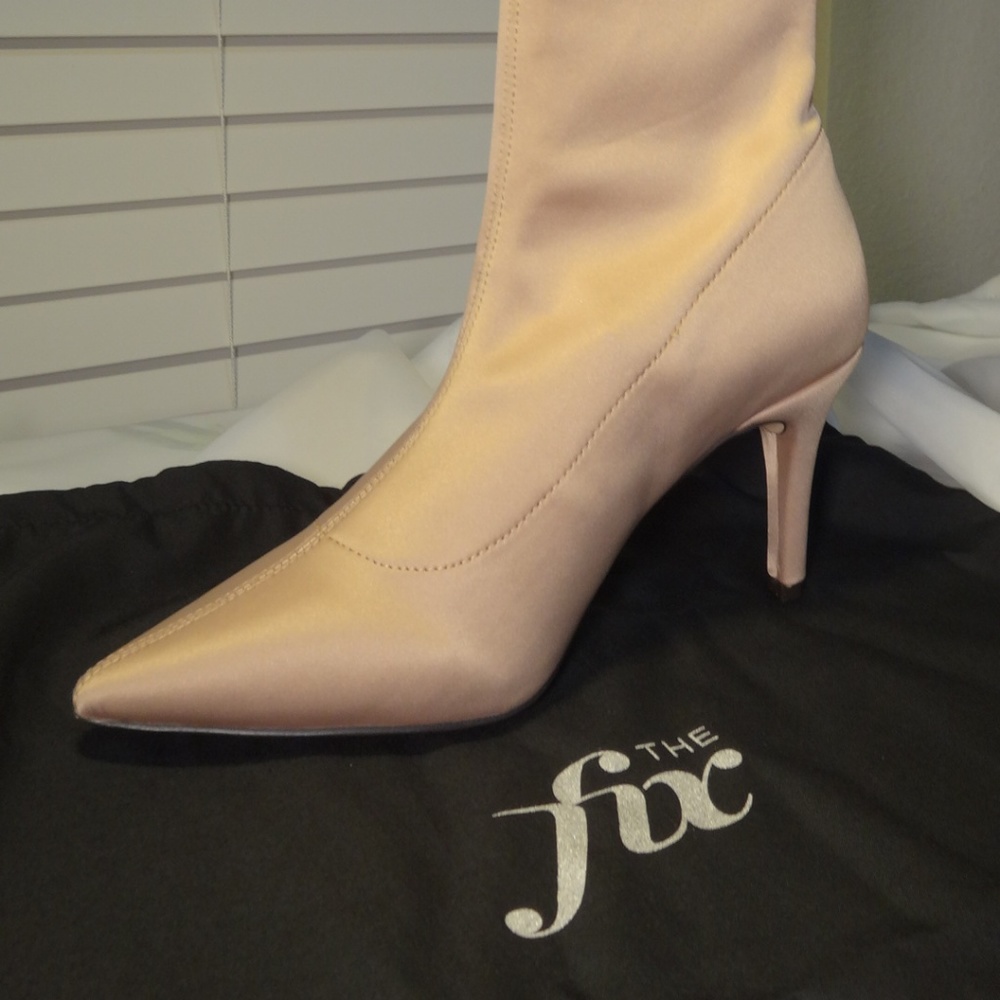 Becca Pointed Toe Sock Boot - Picture 6 of 8